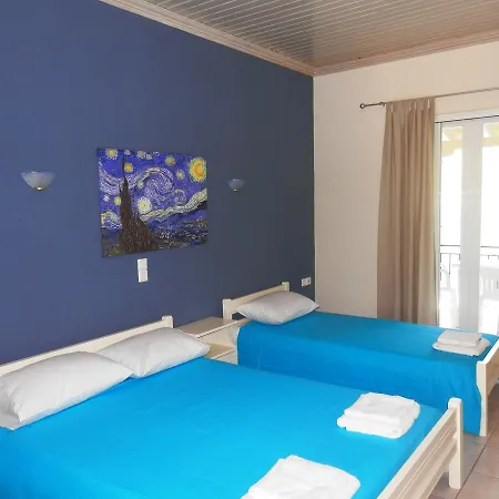 Sea Pebble Apartahotel 3*