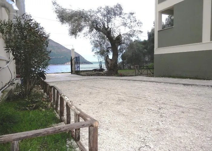 Sea Pebble Aparthotel 3*